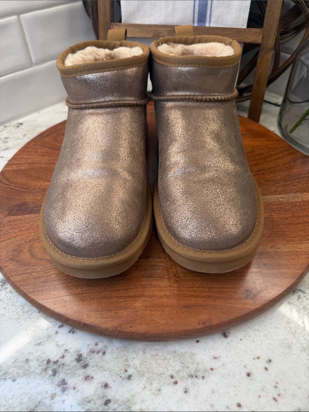 BEARPAW SPARKLE SHORTY- ICED COFFEE SHEARLING SHIRTY BOOT